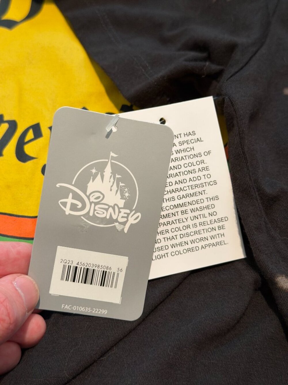 Disneyland Resort Bleach Splatter T-Shirt NWT Black L - Picture 4 of 5